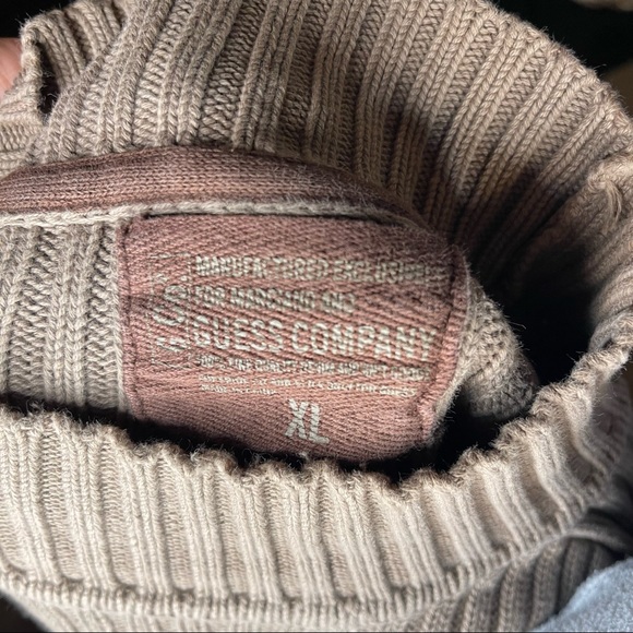 Mens vintage guess turtle neck - Picture 6 of 6